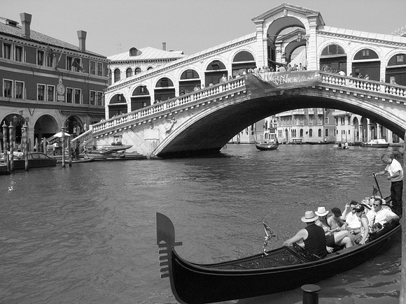 rialto bridge Venice Italy